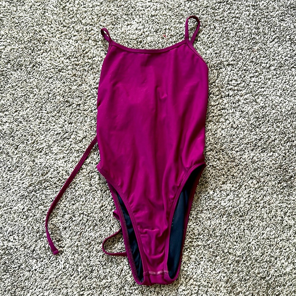 Jolyn “Jackson 4” In cabernet